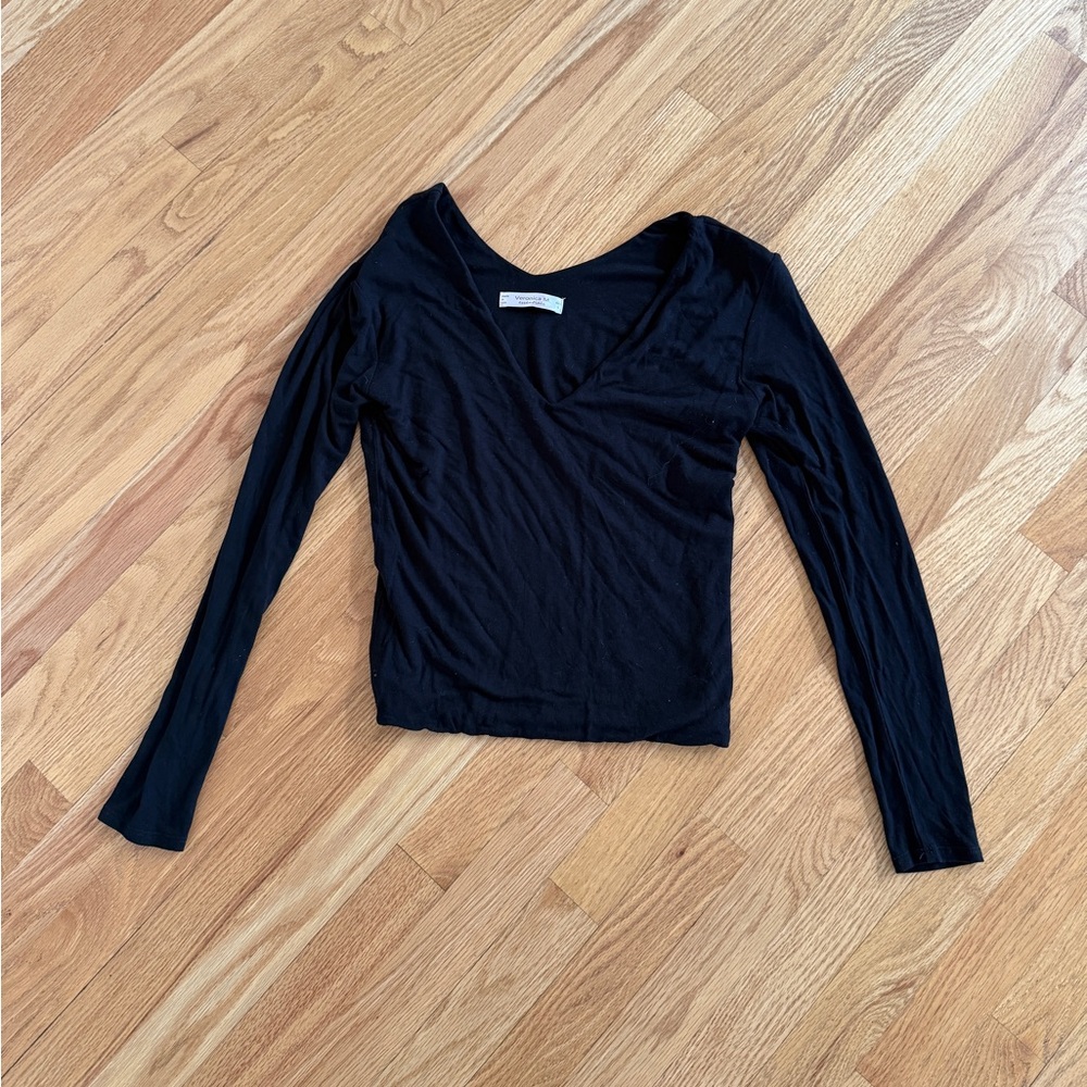 Veronica M Essentials black basic long sleeve v neck top